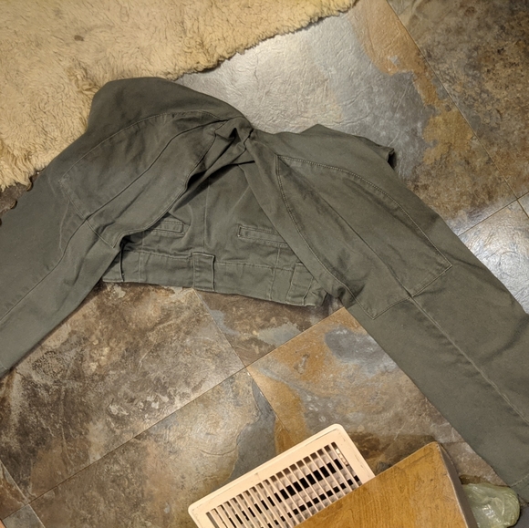 Women's Activwear - Picture 3 of 7